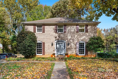 7116 Hollyhouse Drive Charlotte NC 28215