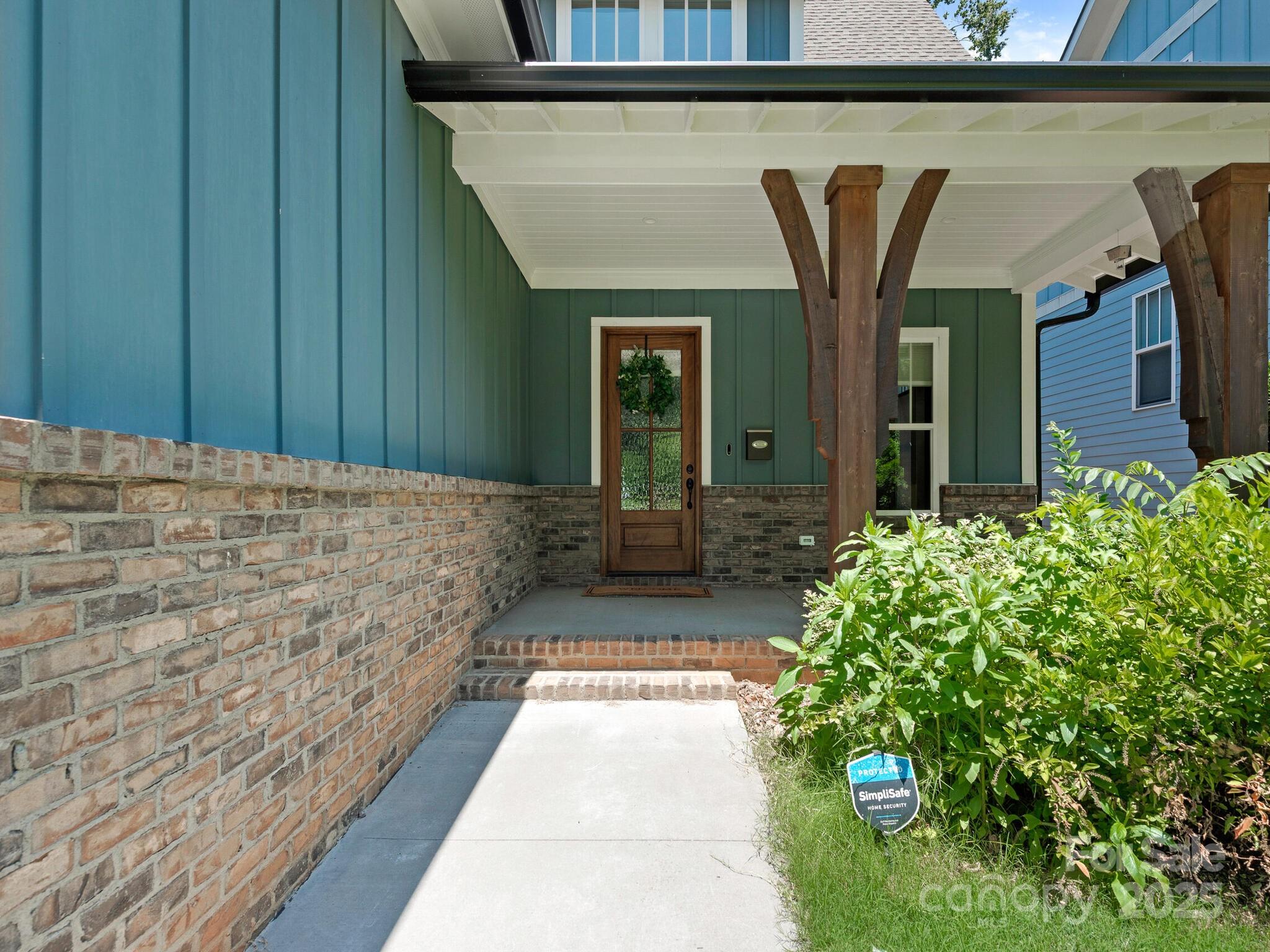 3009 Commonwealth Avenue