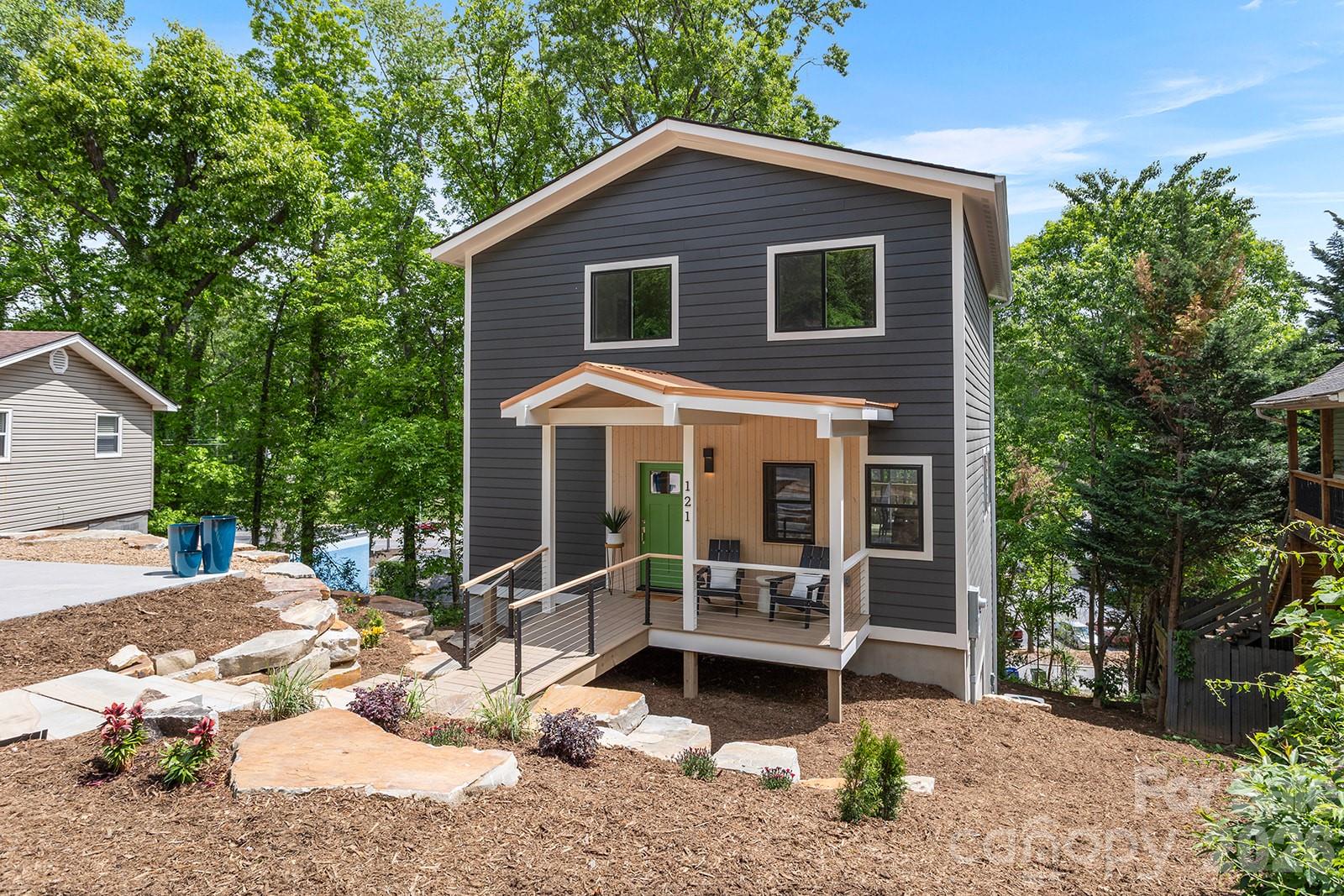 121 Laurel Loop