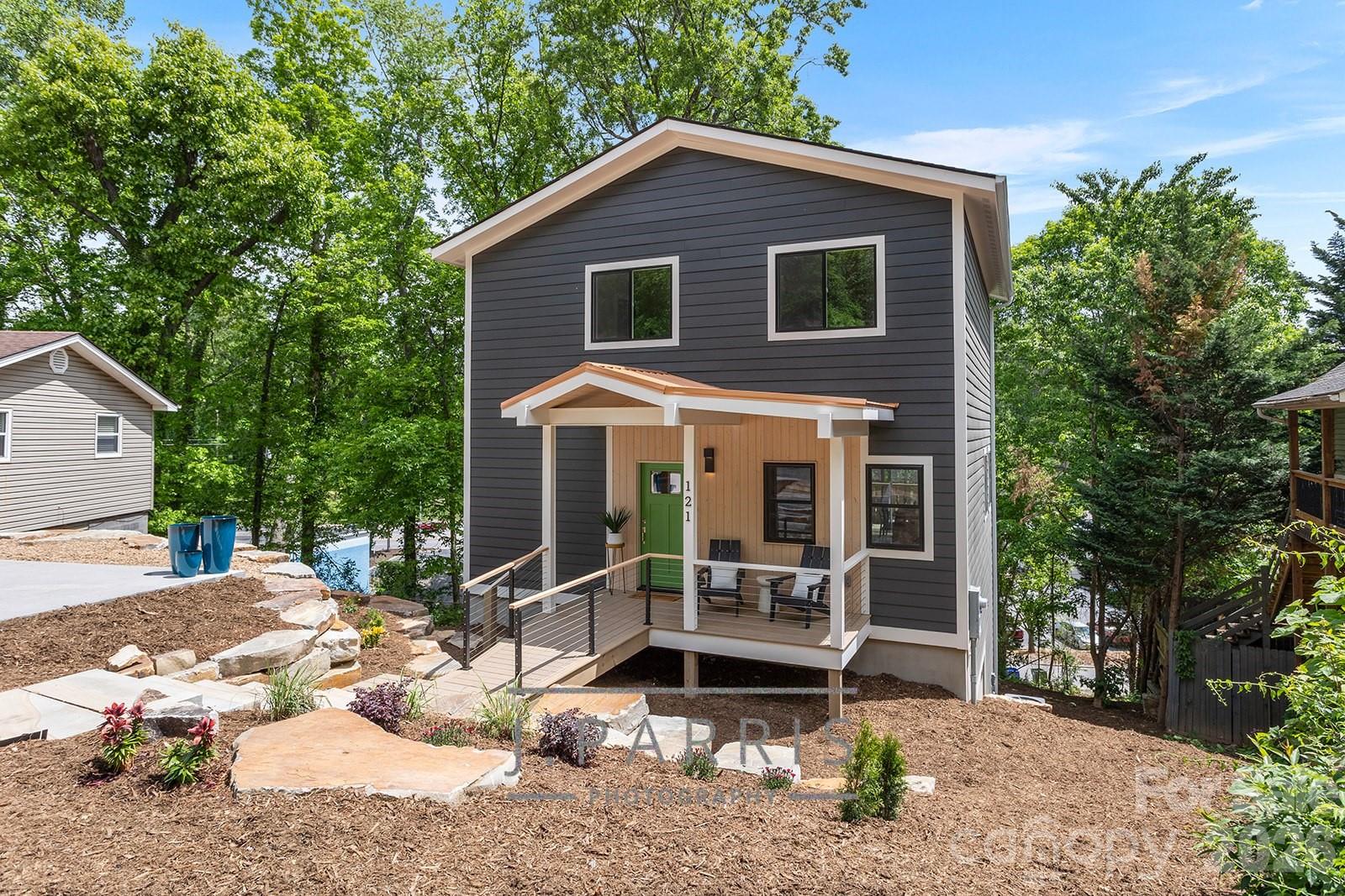 121 Laurel Loop