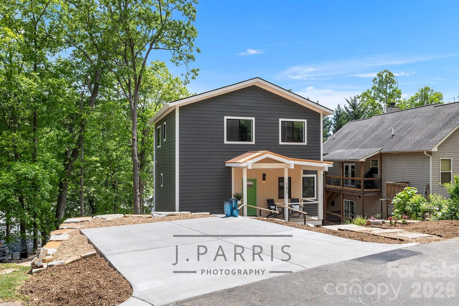 121 Laurel Loop