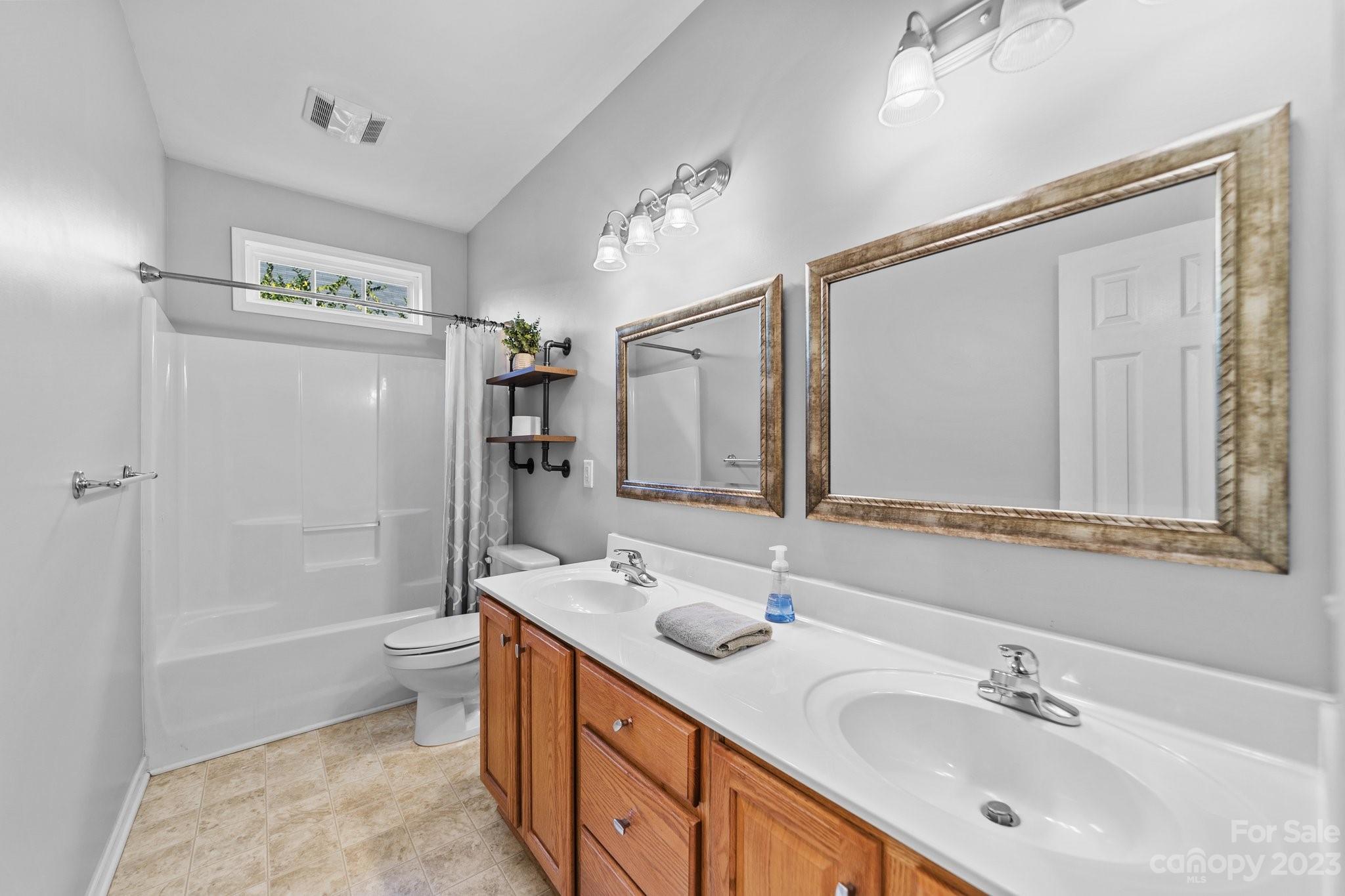 Gates at Waterside - Residential