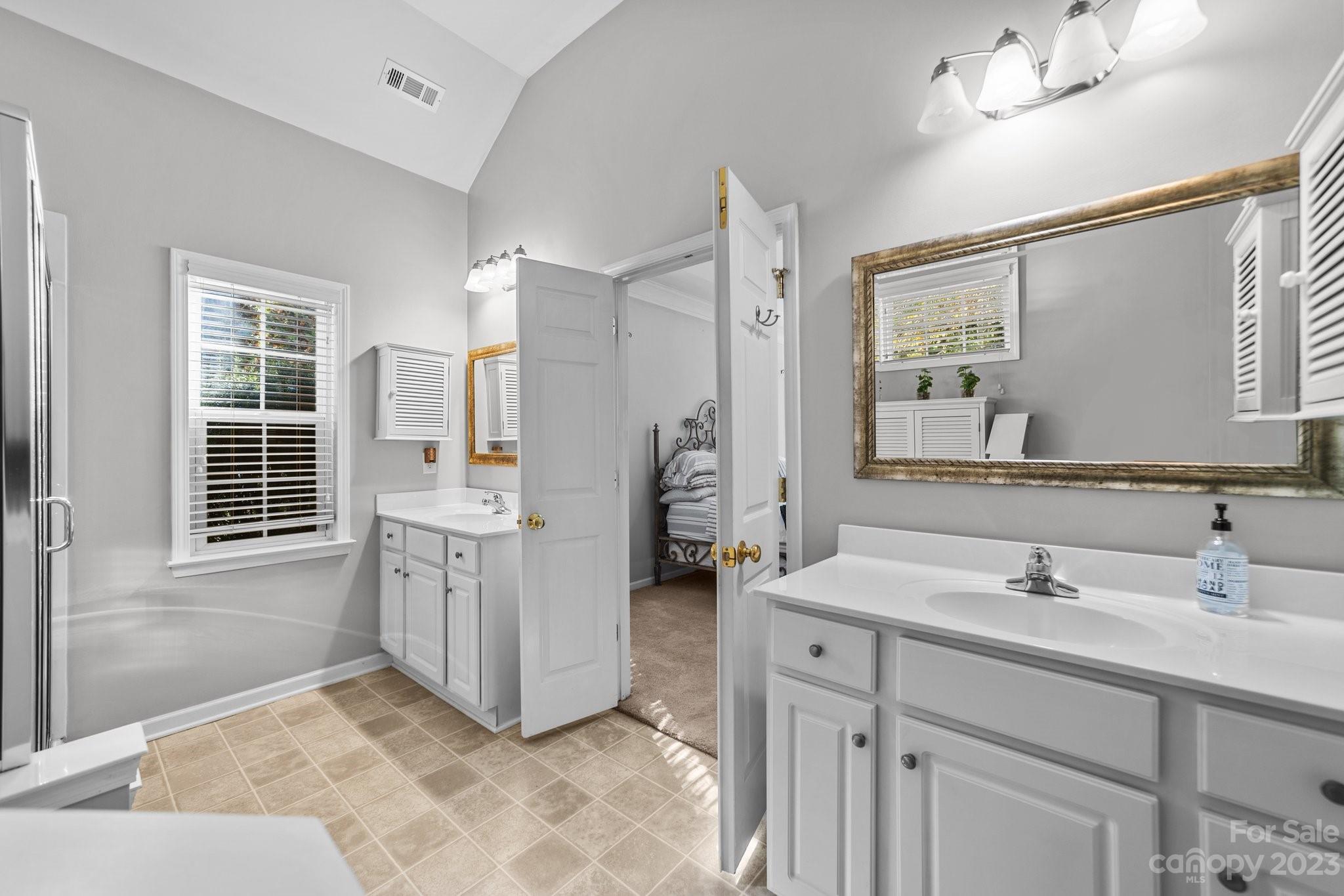 Gates at Waterside - Residential