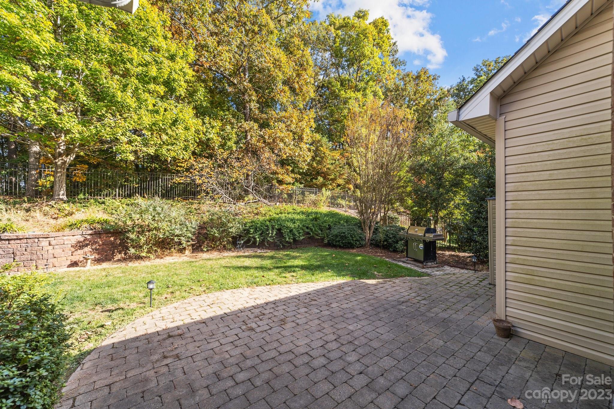 Gates at Waterside - Residential