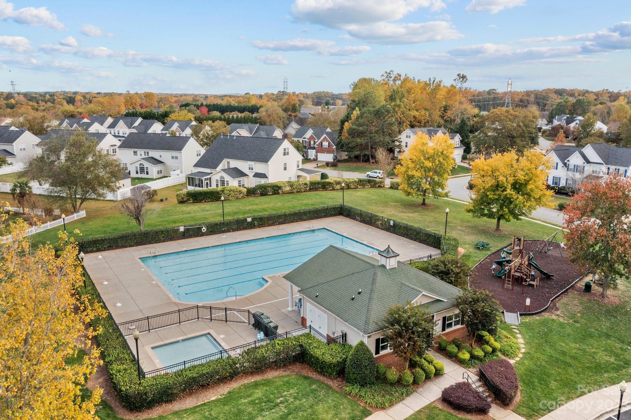 Gates at Waterside - Residential