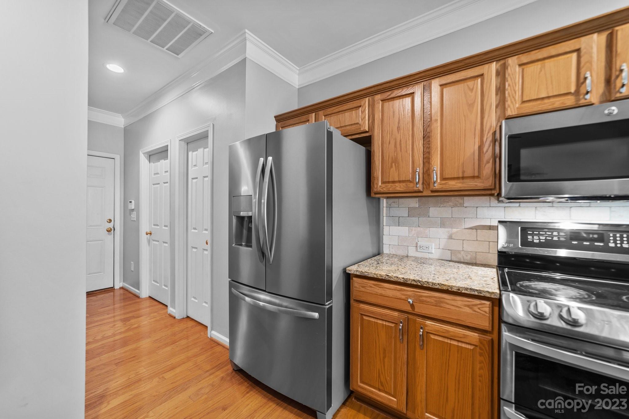 Gates at Waterside - Residential