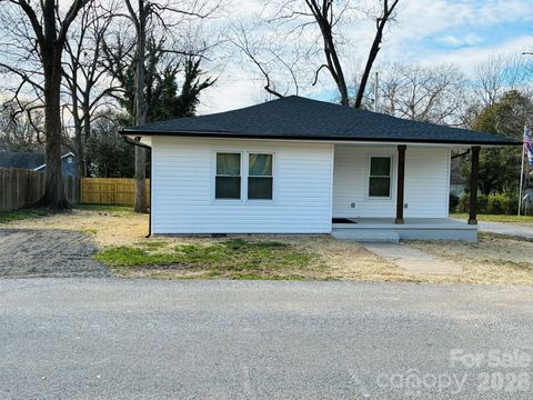 Photo of 412 Tracy Street, Shelby, NC 28150 (MLS # 4336284)