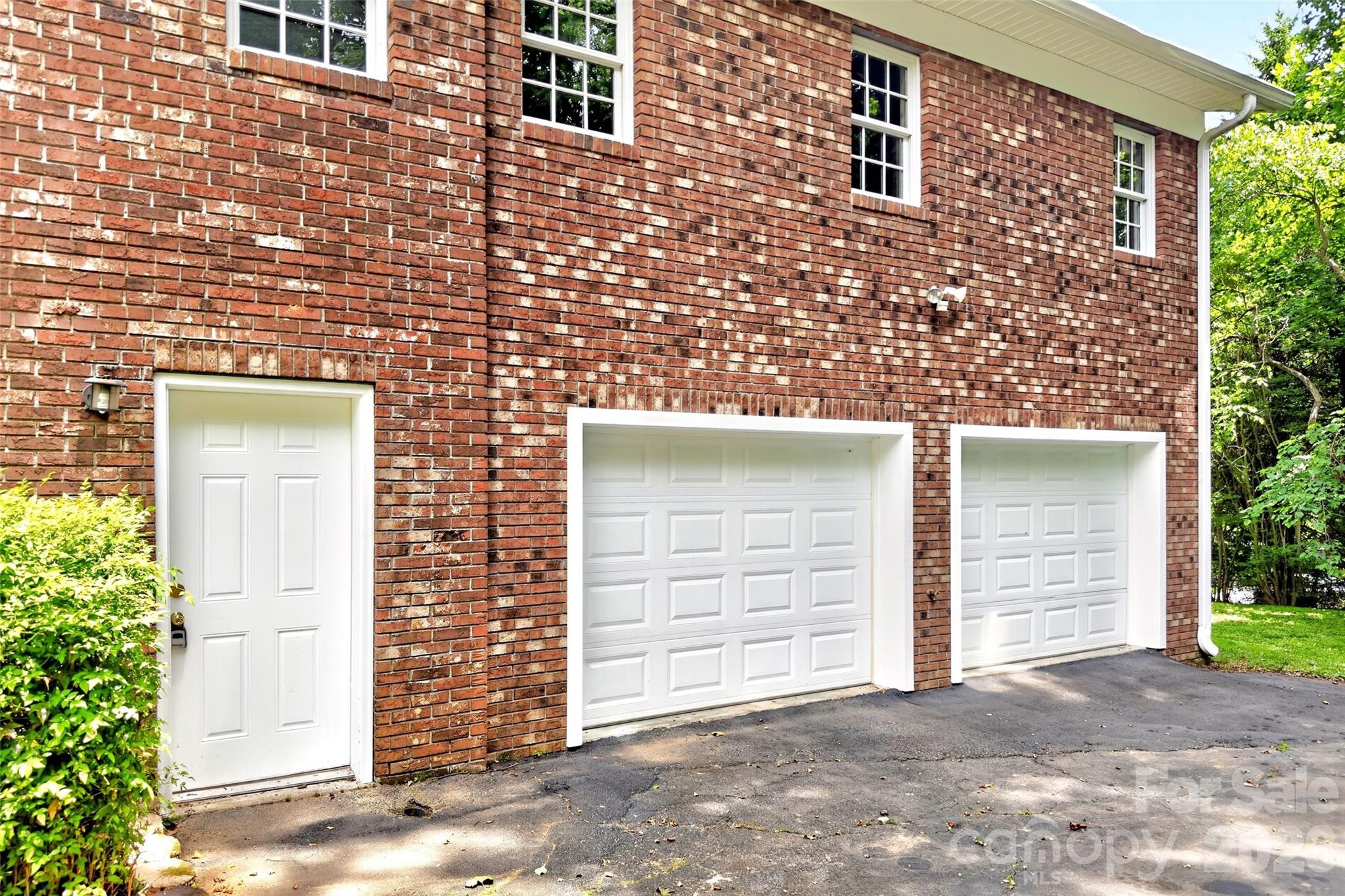 104 Valley Vista Drive
