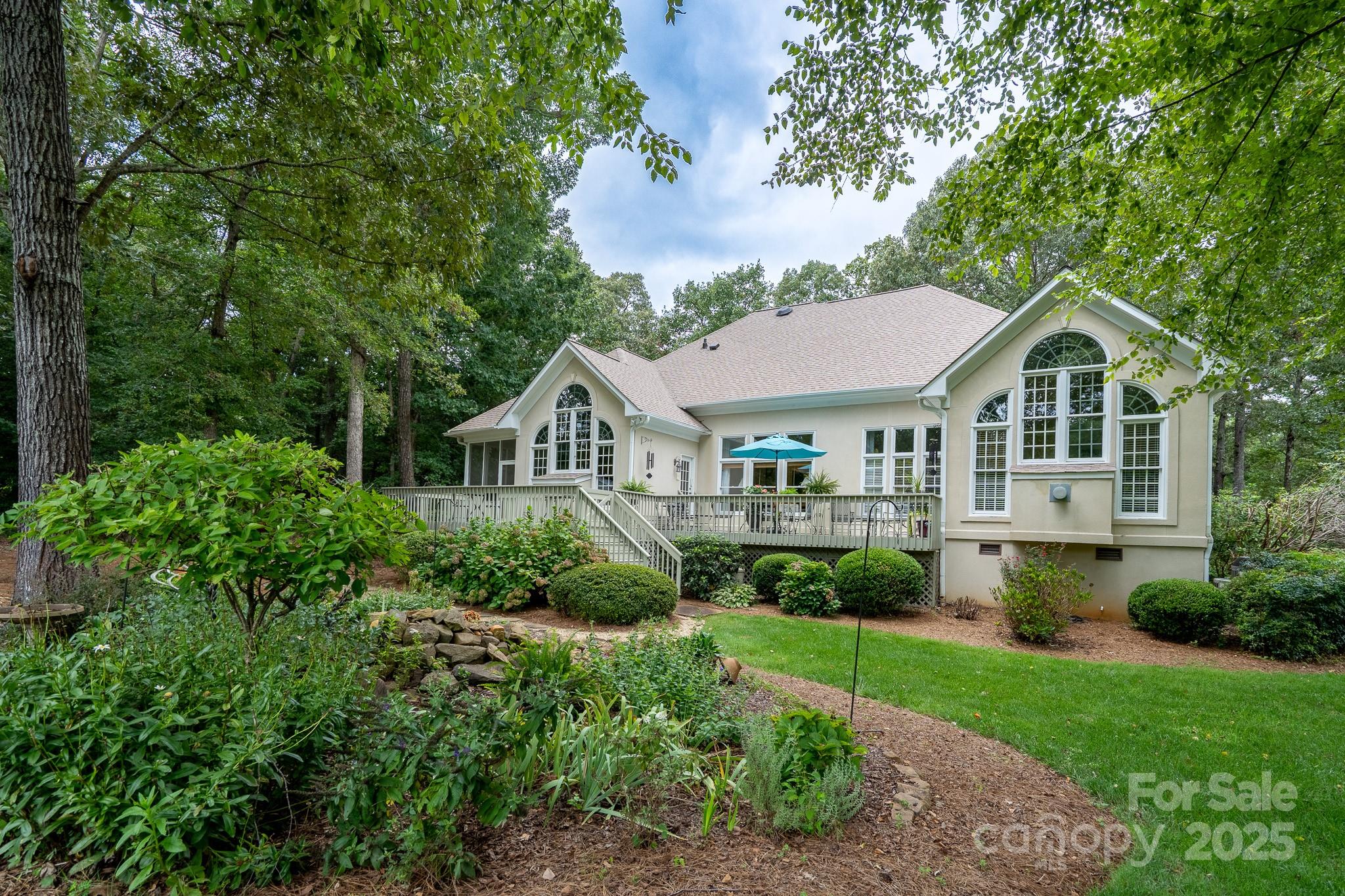 1645 Southpoint Lane