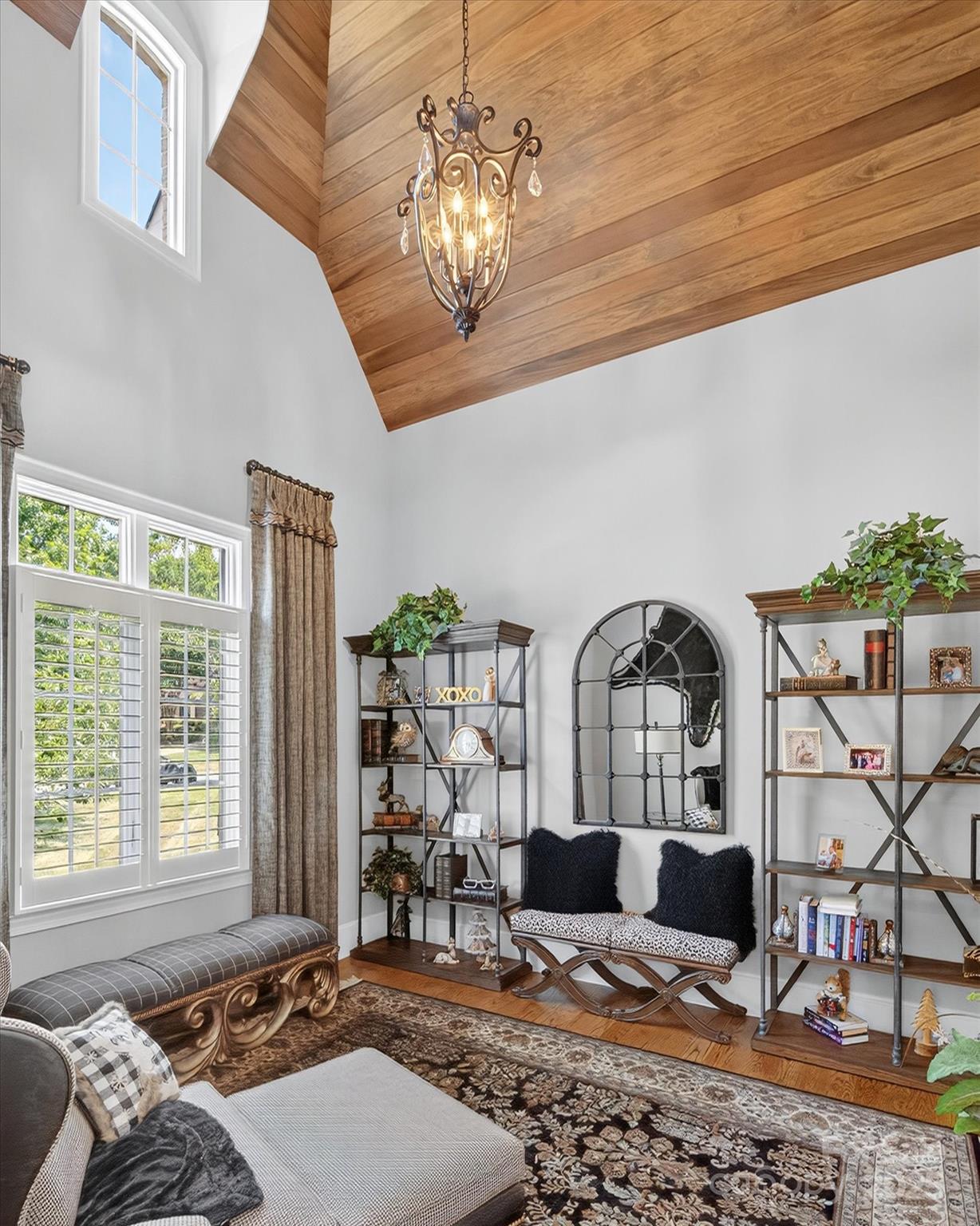 1100 Seminole Drive