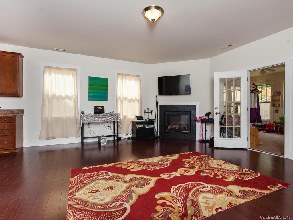 Oakley Cottages - Residential