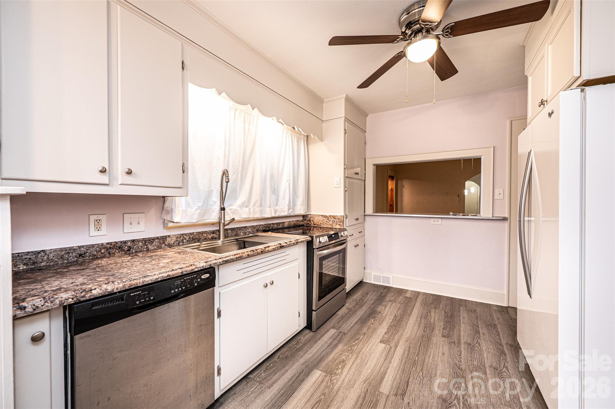 Country Club Estates - Residential