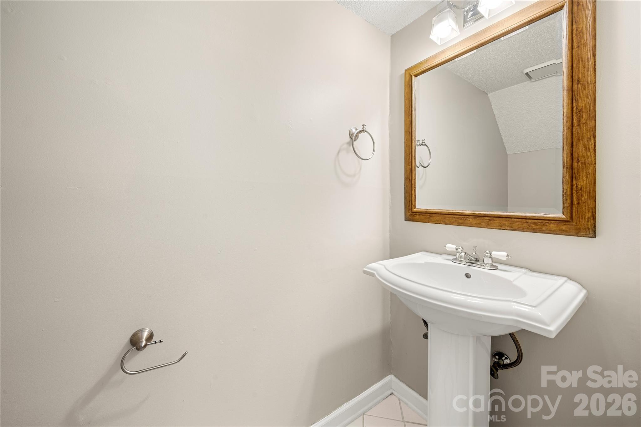 8240 Circle Tree Lane