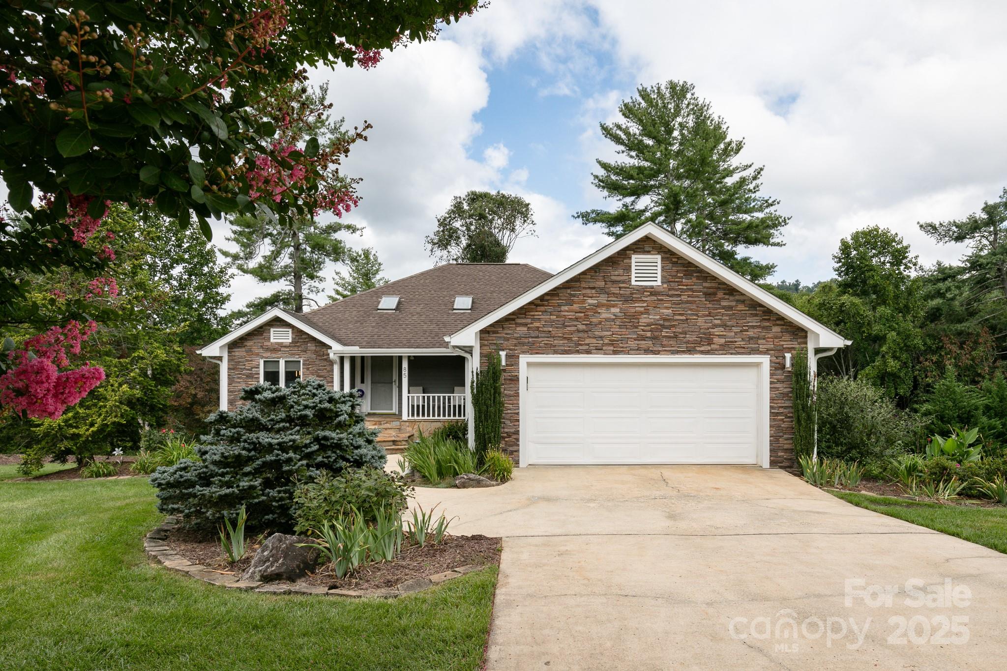 85 Hillcrest Drive
