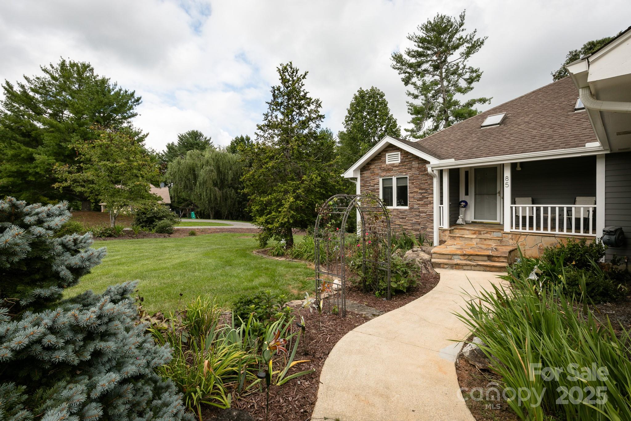 85 Hillcrest Drive