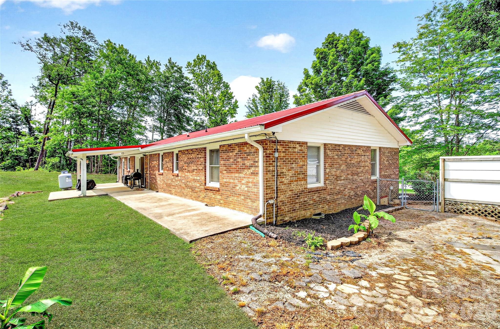 2355 Tatertown Loop