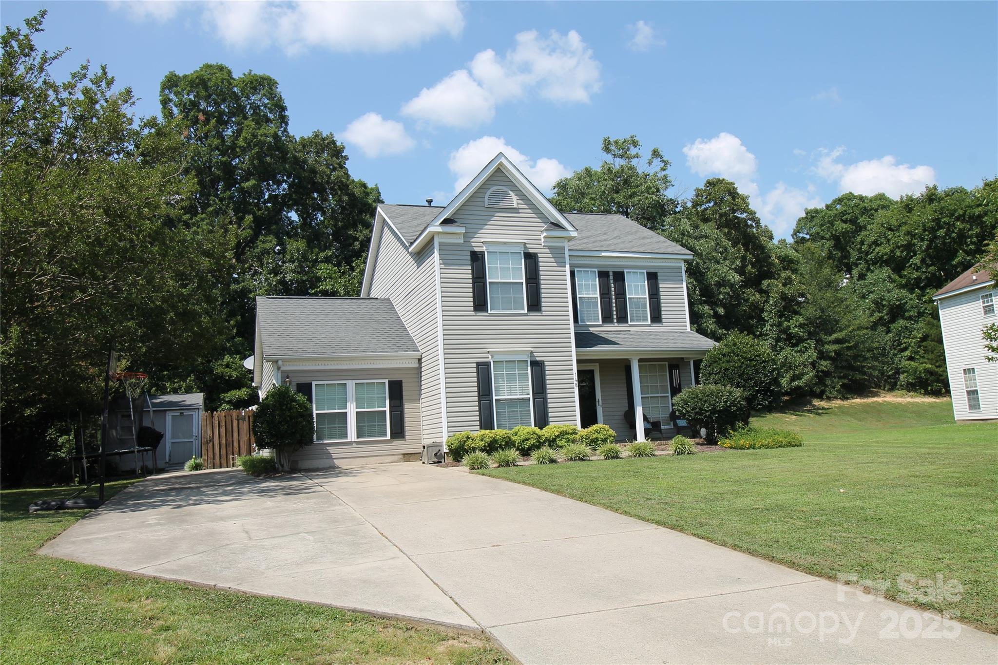 148 W Walnut Avenue