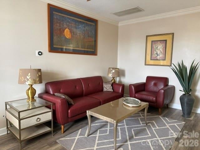 308 N Green Street 6