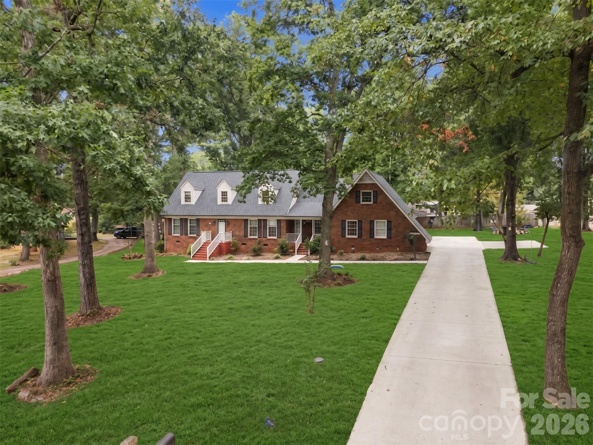 709 Woodside Drive