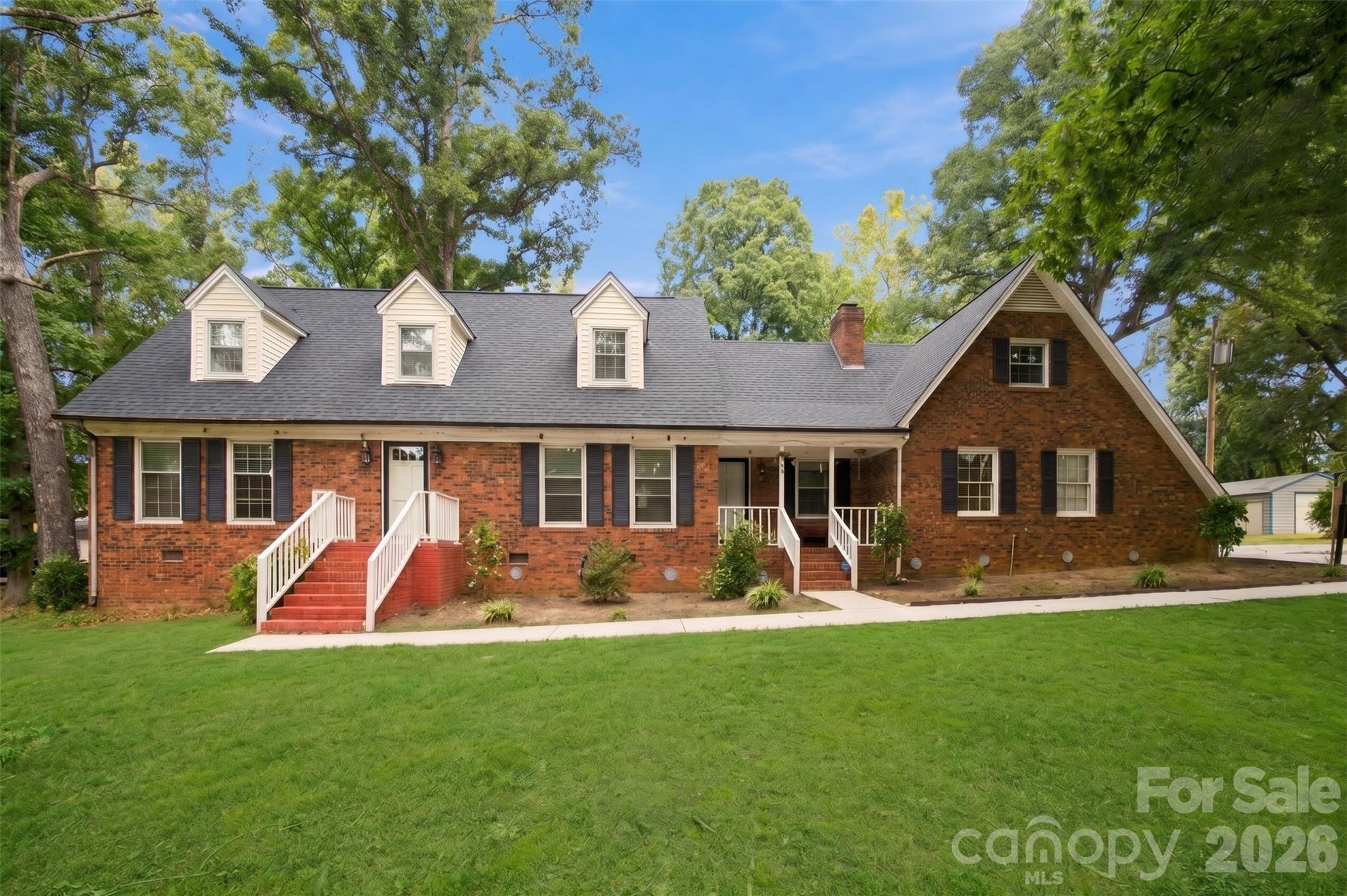 709 Woodside Drive