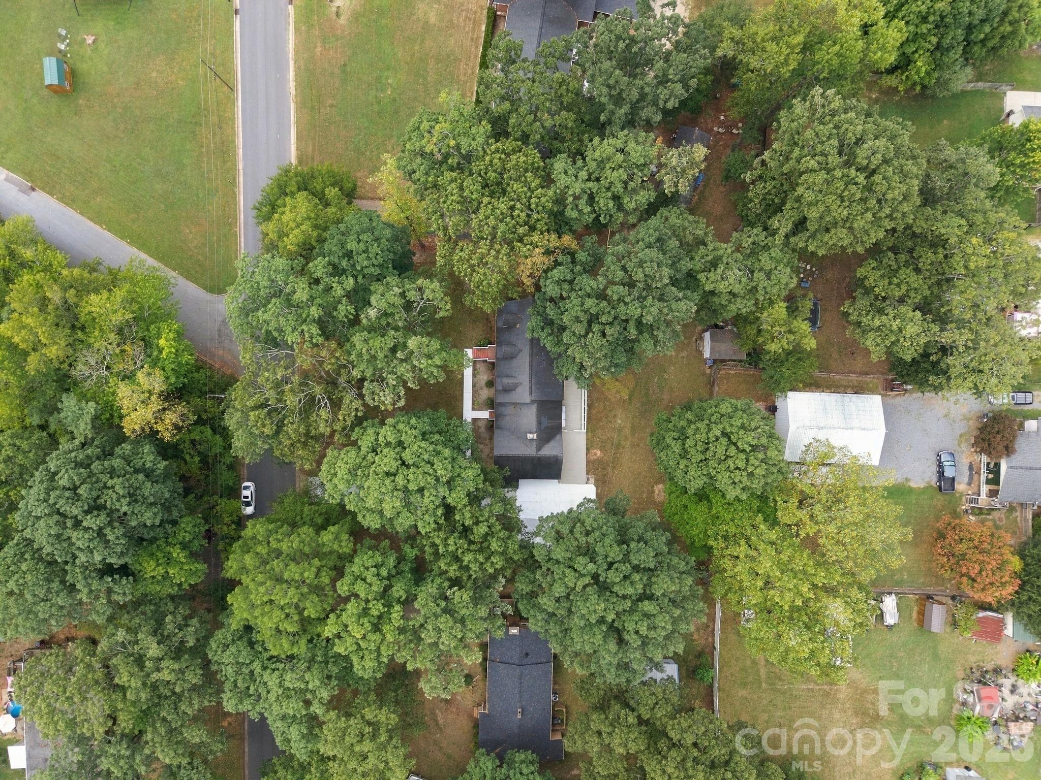 709 Woodside Drive