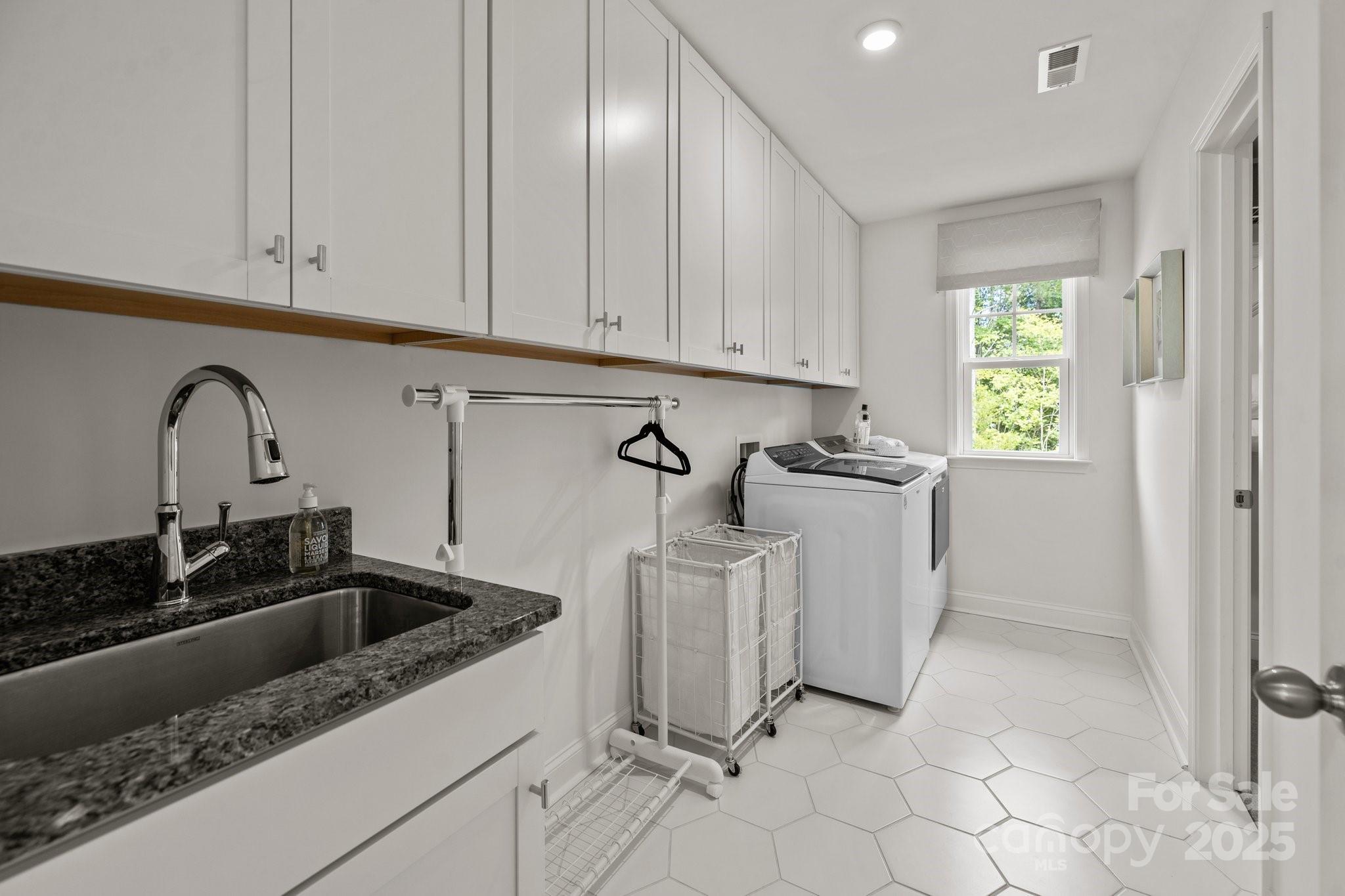 Lakeside Glen - Residential