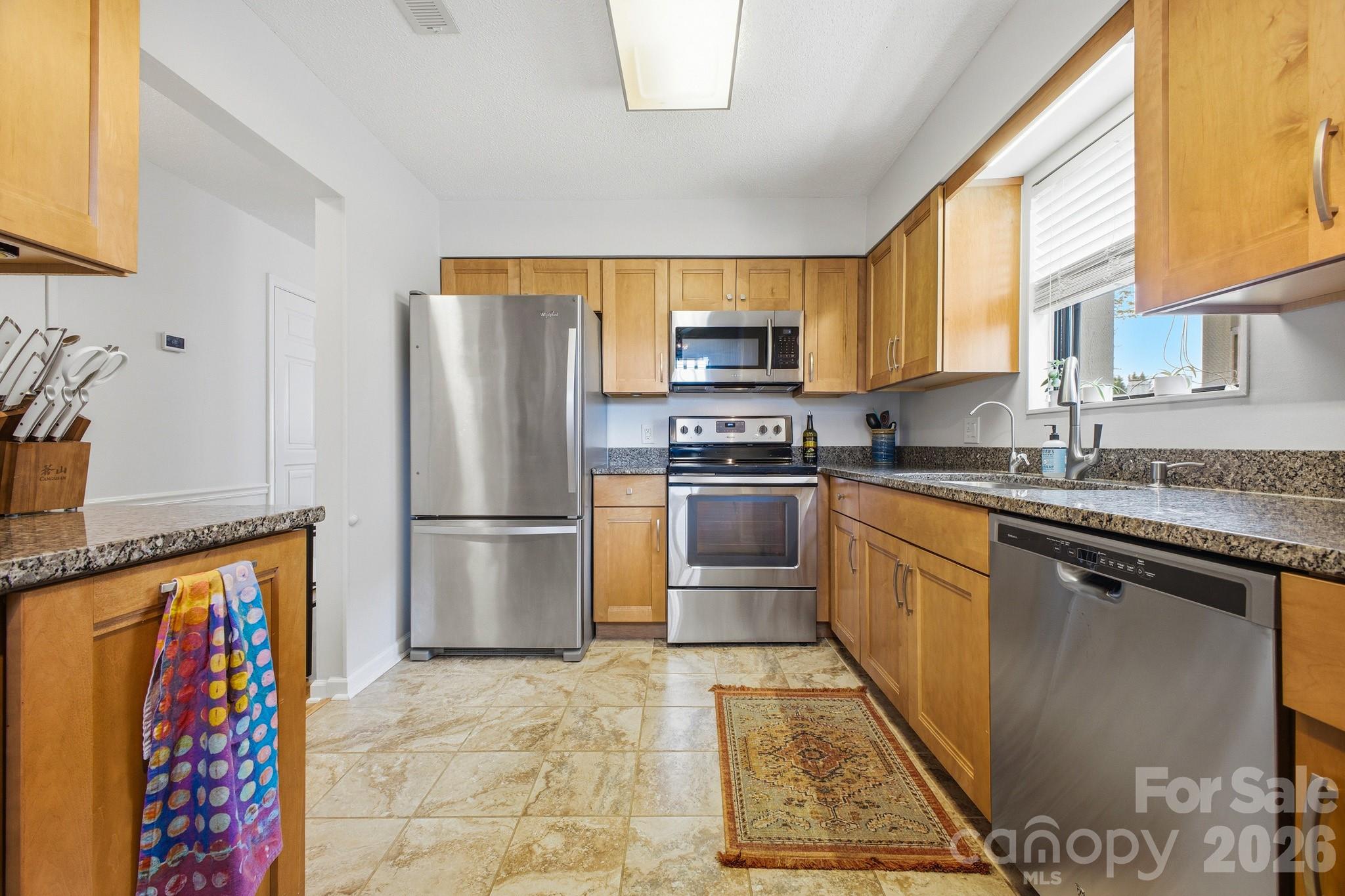 2305 Abbey Circle