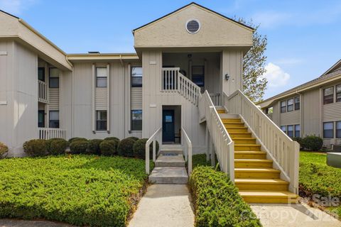 Photo of 2305 Abbey Circle, Asheville, NC 28805 (MLS # 4387643)