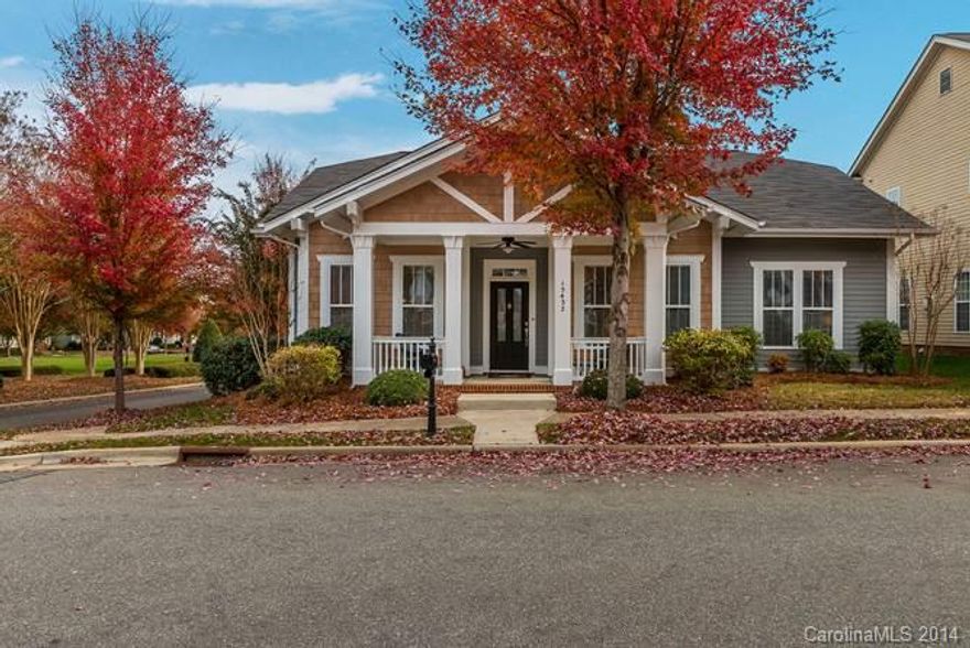 Coveted floor plan in Monteith! Master bedroom on the main w/dual sinks and HUGE walk in closet. 10' ceilings, walk-in attic, 2" blinds throughout. Upstairs room can be used as a bonus or 4th bedroom. Formal dining, sitting area & breakfast nook. Stainless steel appliances & kitchen w/42' maple cabinets. This beautiful home has fresh exterior & trim paint. Beautiful corner lot w/views of Tooley Park. Monteith Park is close to Lake Norman, Birkdale & a short commute to Uptown Charlotte!