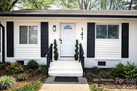 Photo of 141 Short Hills Drive, Charlotte, NC 28217 (MLS # 4364241)