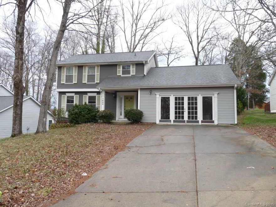 A single-family home located around UNC-Charlotte area. It has a Large backyard, neutral decor and a fire place inside. Tons of shopping and restaurants surrounding.