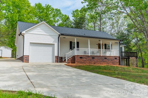 Photo of 902 Cornelius Road, Mooresville, NC 28117 (MLS # 4437198)