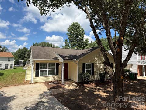 Photo of 404 Kingville Drive, Charlotte, NC 28213 (MLS # 4412535)