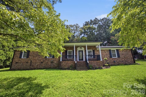 Photo of 806 Danbrook Circle, Lincolnton, NC 28092 (MLS # 4412855)
