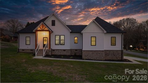 1213 Creekside Drive Conover NC 28613