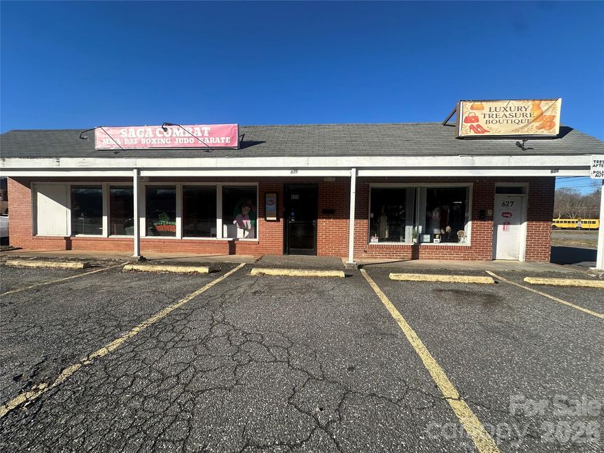 Retail Space with multiple uses. Over 3000 SF in Lincolnton City Limits beside Lincolnton High School. 625 N Aspen currently leased $1000/mth; has 2 bathrooms. 627 N Aspen currently leased $1000/mth; has one bathroom, 629 N Aspen shop #1 and #2 leased for $450 per month (no HVAC but has water and power) and 630 N Aspen shop #3 vacant lease would be $274/mth and shop #4 vacant would lease for $125 per month (just storage no power.) There are 3 meters on property. Tenant Occupied do not disturb tenants.  There is a common wall at back of property that joins Seller's buildings with building at very back.  Sump pump in basement.