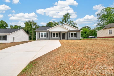 Photo of 350 14th Avenue SW, Hickory, NC 28602 (MLS # 4407121)