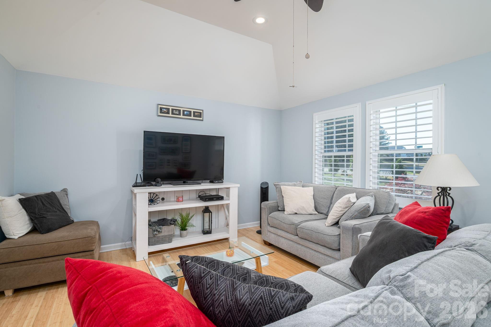 Lakehaven Estates - Residential