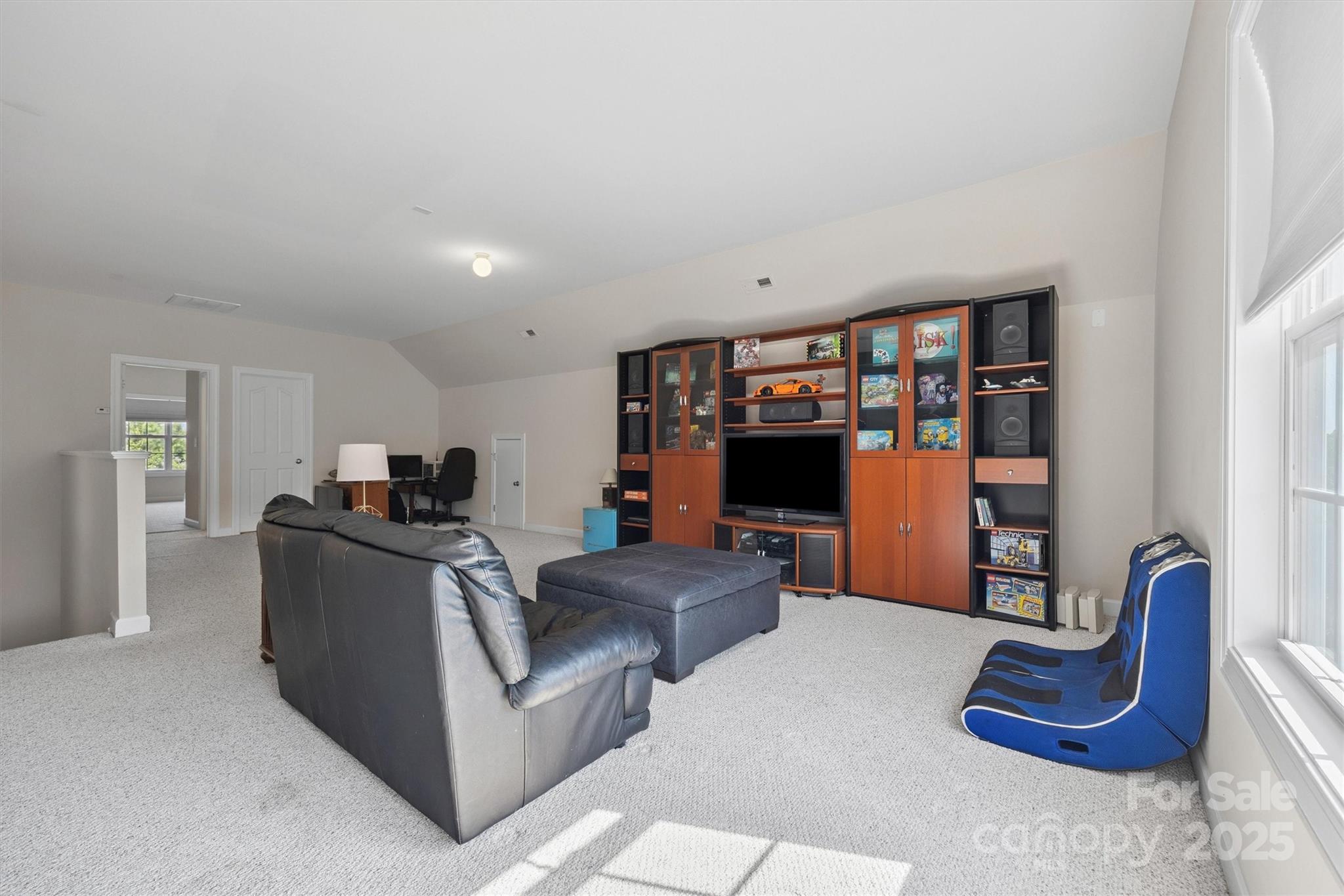 Winding Walk - Residential