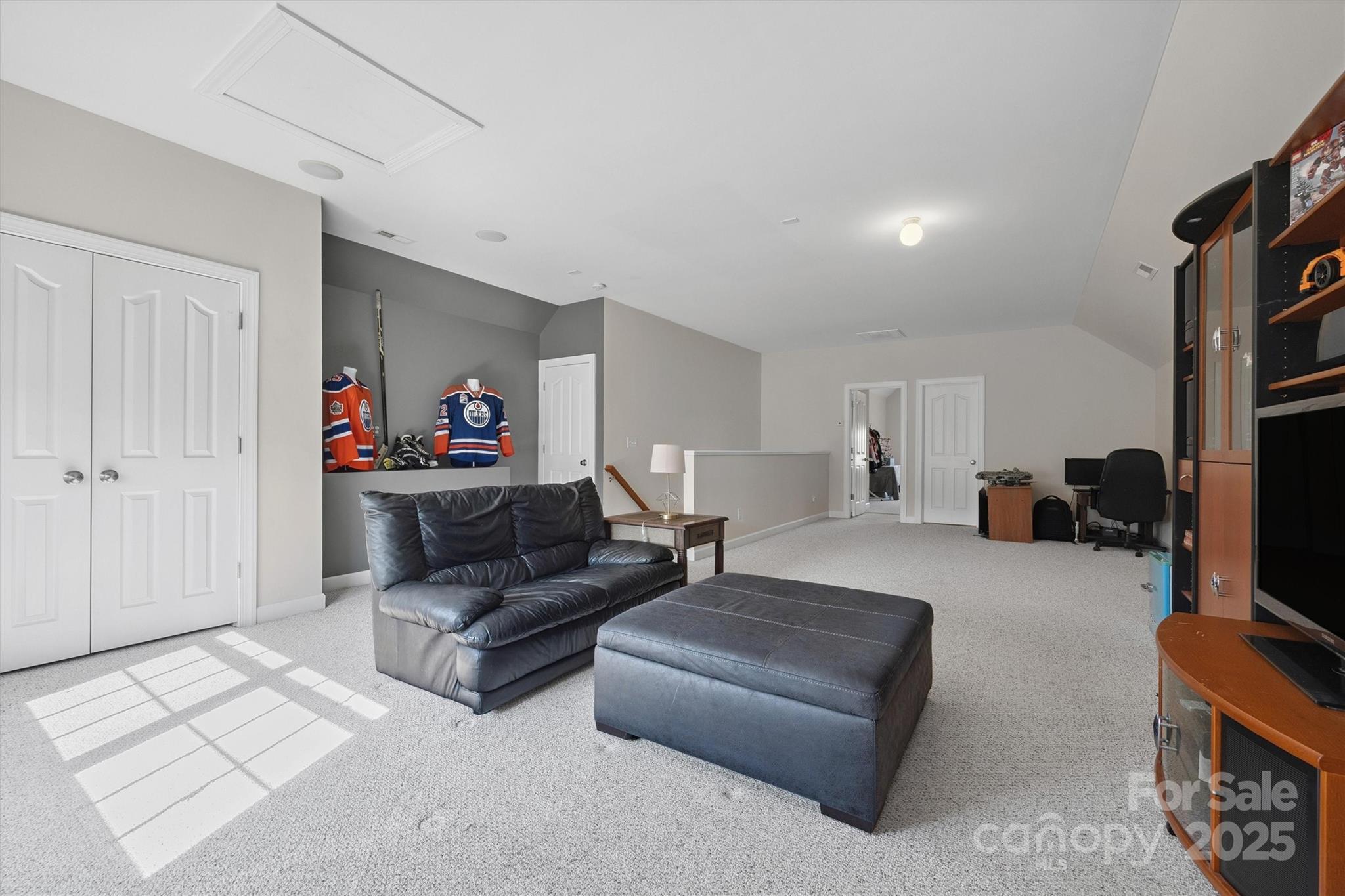 Winding Walk - Residential