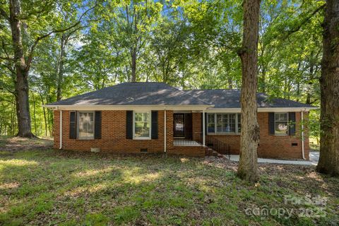 11819 Lansbury Court Charlotte NC 28226