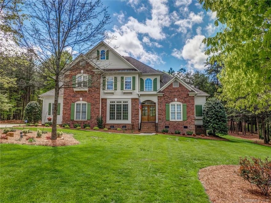 Immaculate, move-in ready Whitley custom home in the desirable Farms community on a beautifully landscaped cul-de-sac lot. Well-appointed kitchen suits entertaining w/adj Keeping Room. Popular master on the main w/lg ensuite bath & oversize closet w/nat light.  A formal dining w/butlery & spacious living room complete the main floor plan. Upstairs boasts a step up bonus & 3 addt'l bedrooms + a computer niche area.  Enjoy privacy out back from terrace w/retractable awning & flat lot.  Must see!