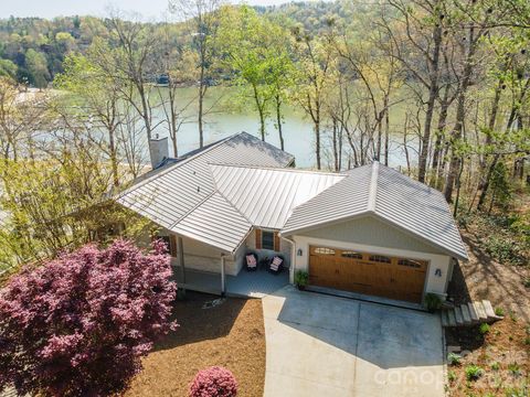 Photo of 147 Watergate Road, Lake Lure, NC 28746 (MLS # 4360810)