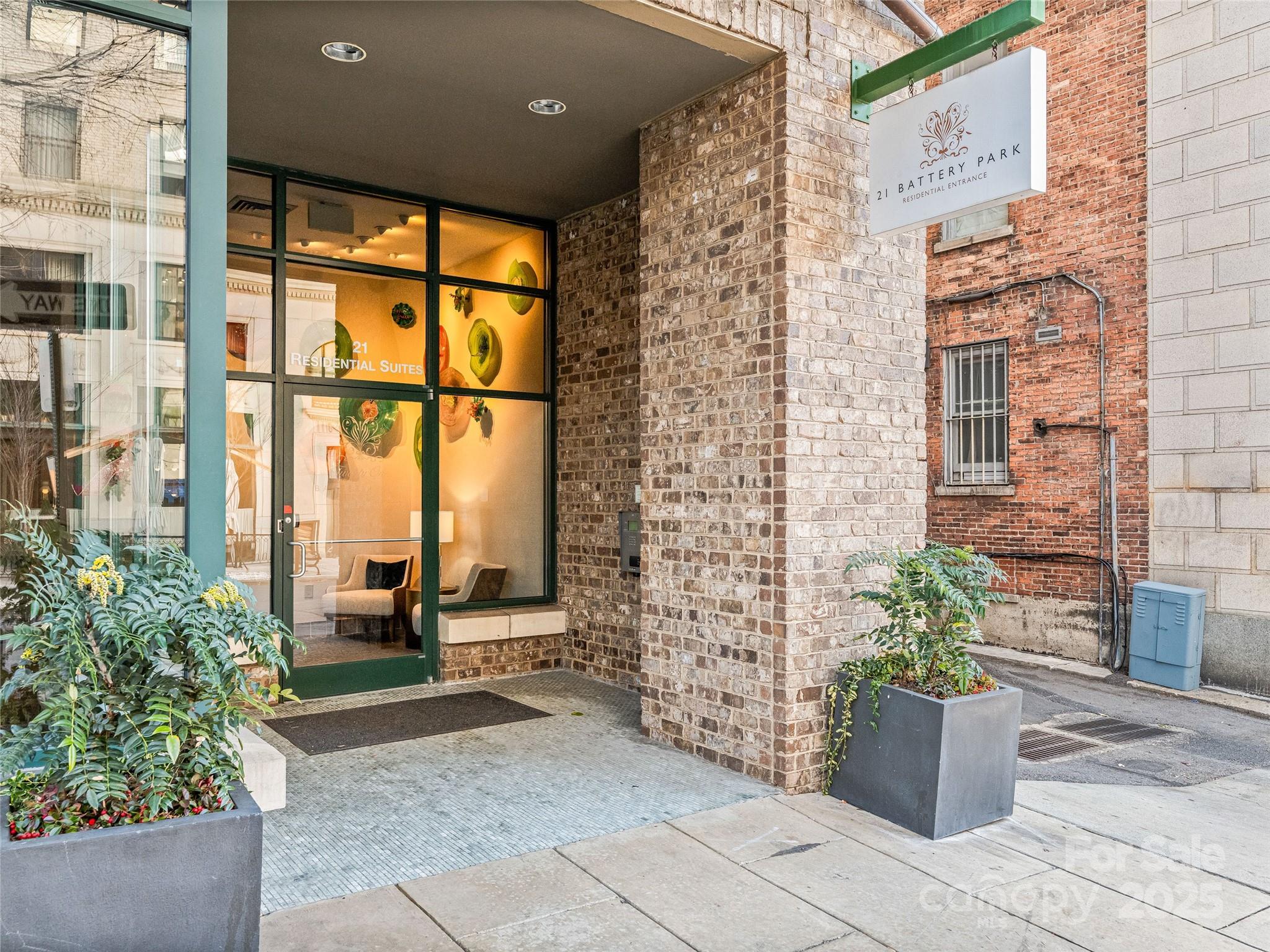 21 Battery Park Avenue 702