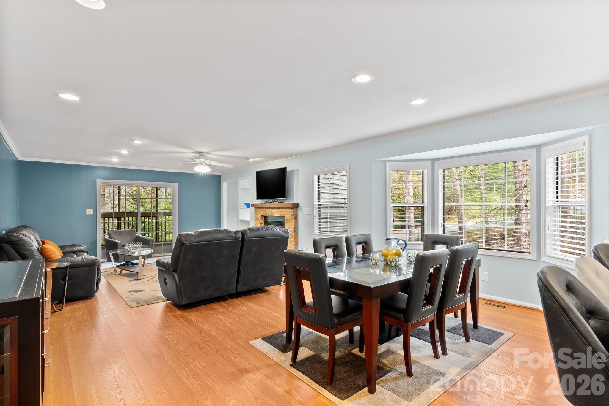 100 Thistle Knoll Court