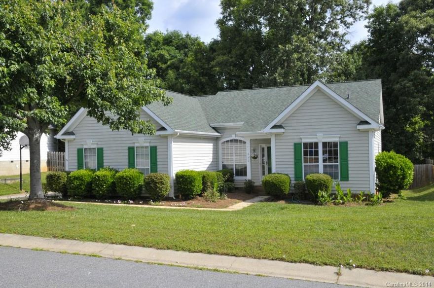 Large, split bedroom ranch with formal DR, family sized eat in kitchen opens to large great room. High ceilings. Huge deck off back of house is perfect for entertaining. Two car, side load garage. Refrigerator stays. Would make a great rental investment too. Convenient to Lowe's HQ, I77 & shopping!