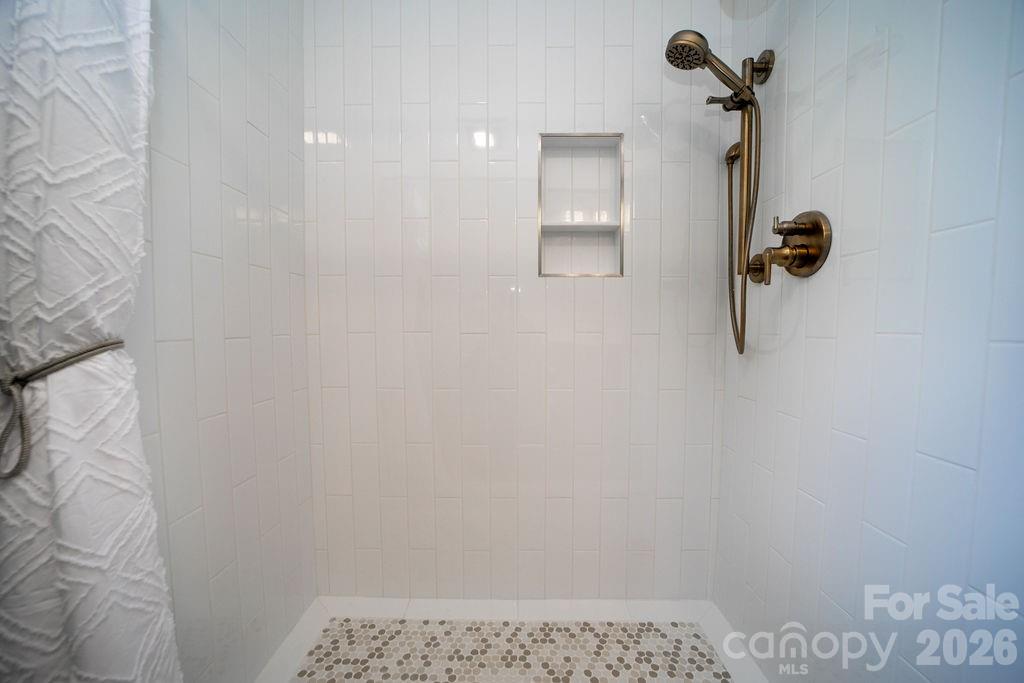 Connestee Falls - Residential