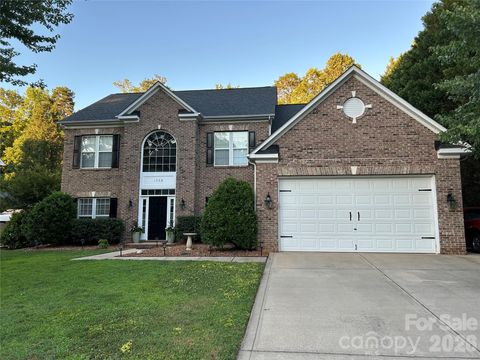 Photo of 1338 Wrangell Lane, Charlotte, NC 28214 (MLS # 4397476)