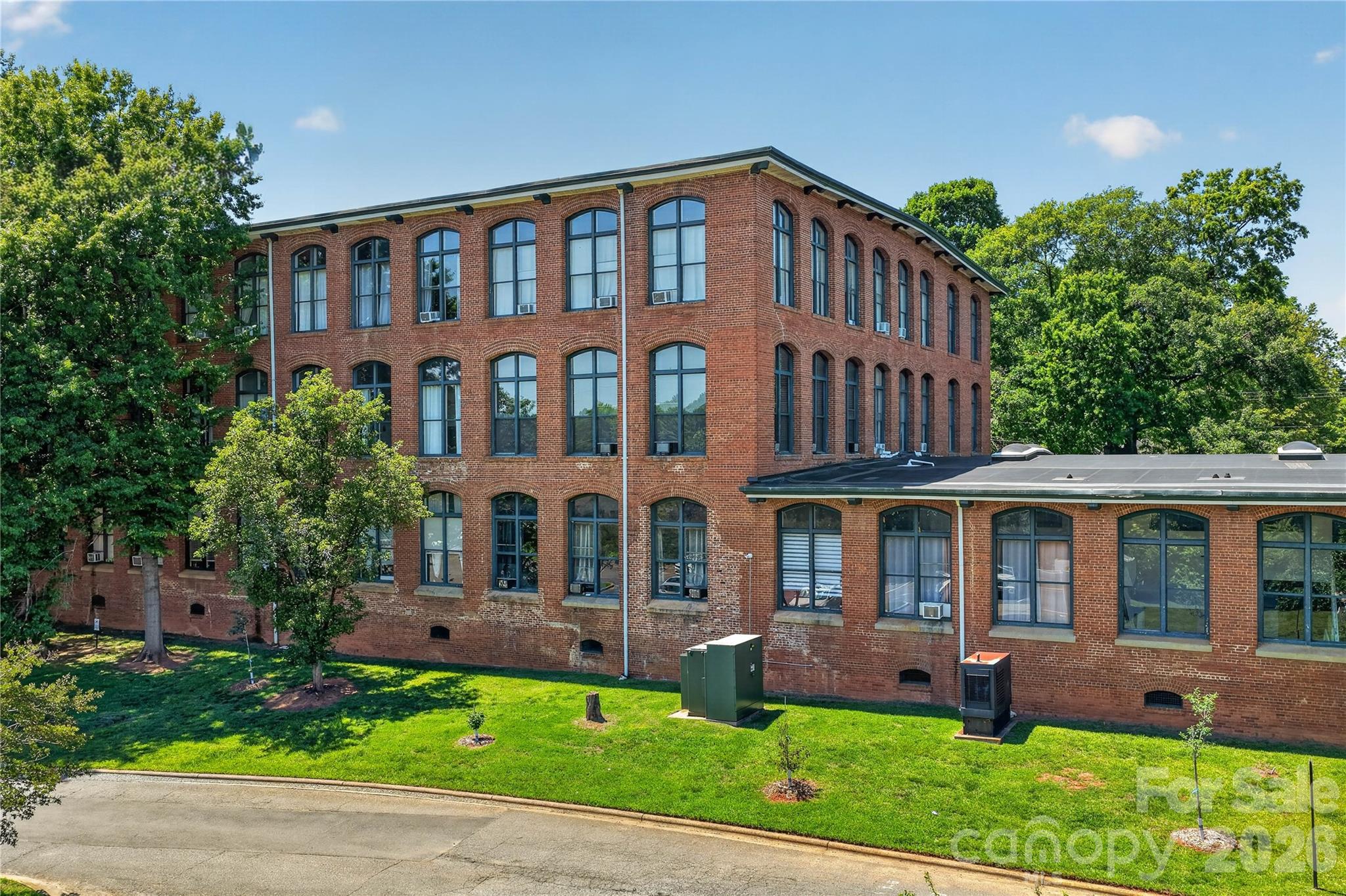 201 S Hoskins Road 121