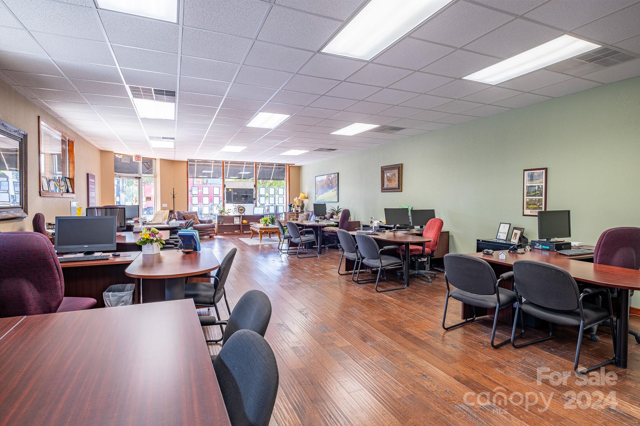 Bryson City, North Carolina 28713, United States, ,Commercial,Active,40017